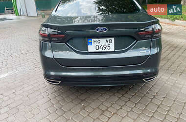 Седан Ford Fusion 2015 в 