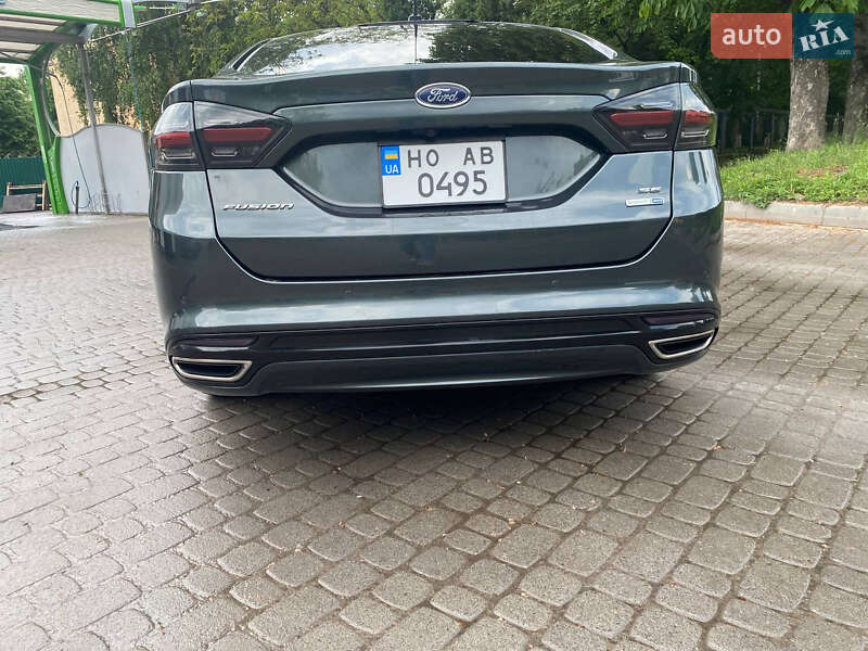 Седан Ford Fusion 2015 в Тернополе