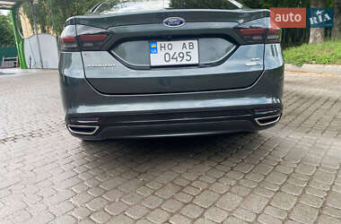 Седан Ford Fusion 2015 в 