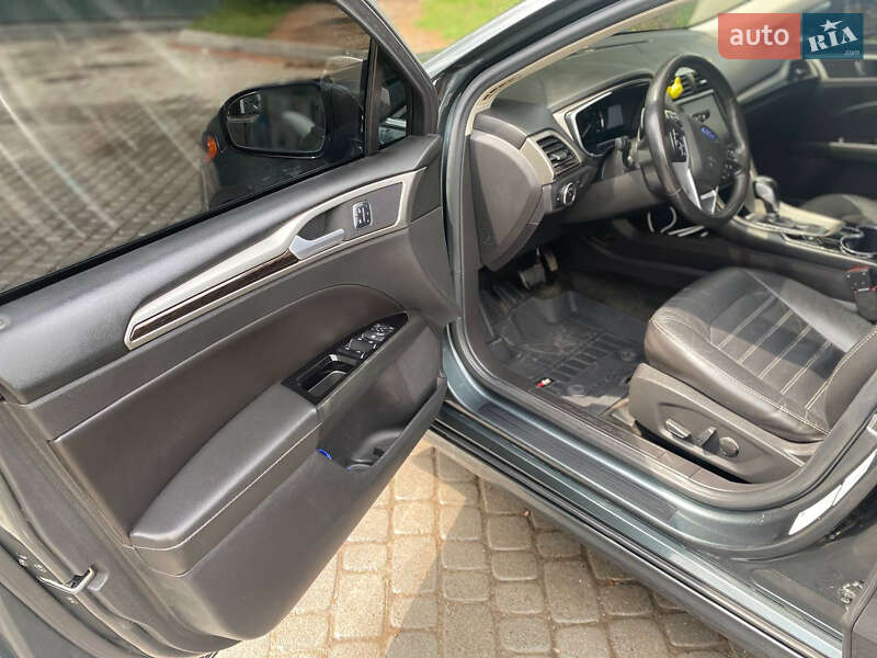 Седан Ford Fusion 2015 в Тернополе