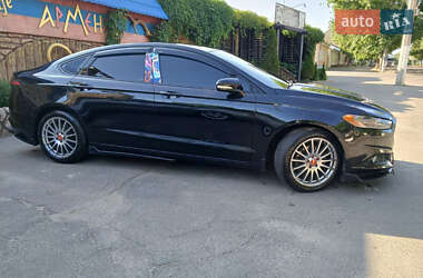 Седан Ford Fusion 2013 в 