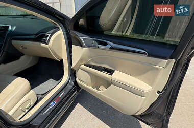 Седан Ford Fusion 2013 в 