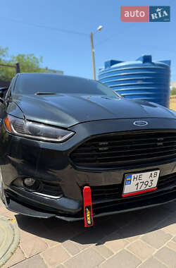 Седан Ford Fusion 2013 в 