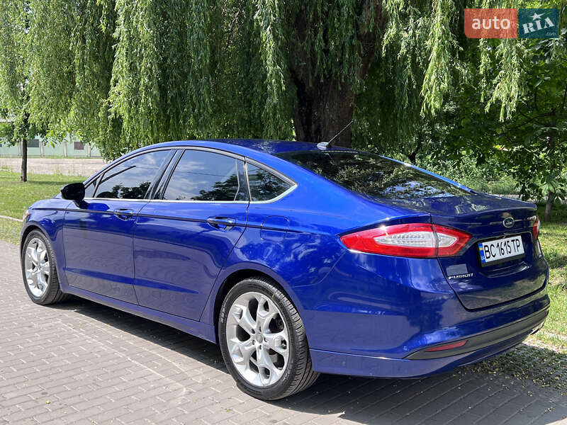 Седан Ford Fusion 2015 в Львове