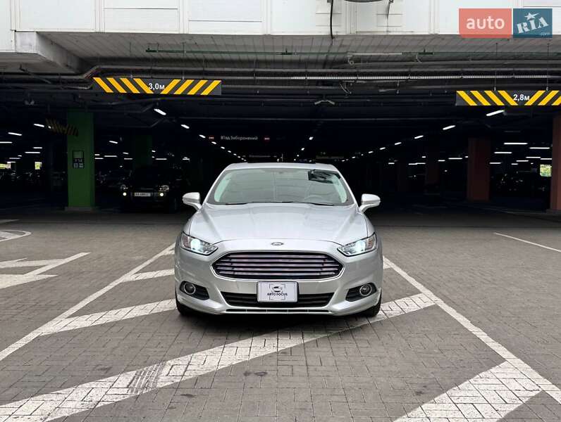 Седан Ford Fusion 2015 в Києві