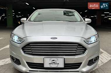 Седан Ford Fusion 2015 в 