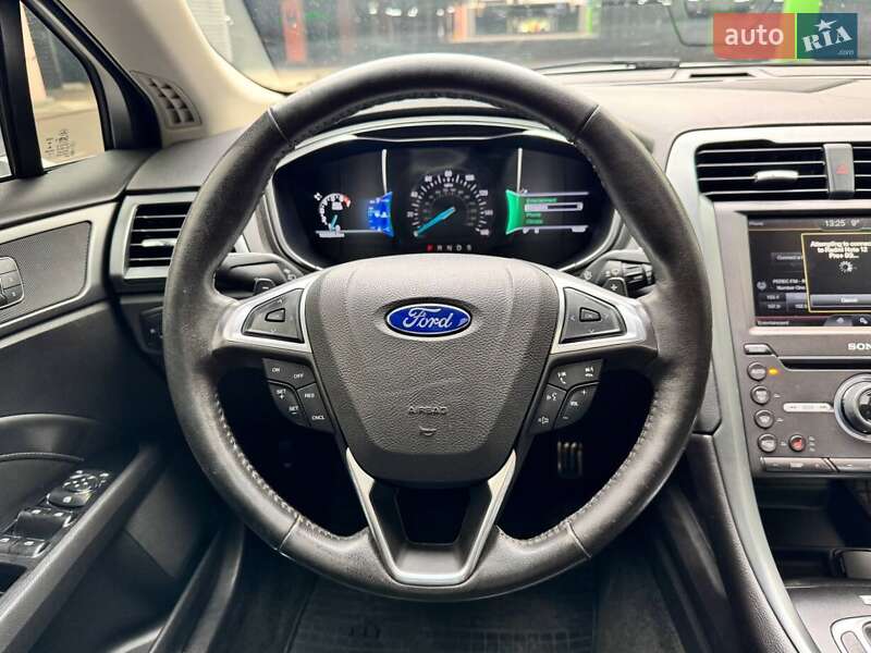 Седан Ford Fusion 2015 в Києві