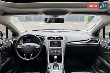 Седан Ford Fusion 2015 в 