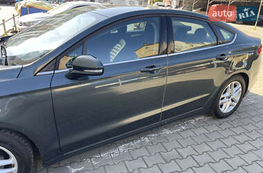 Седан Ford Fusion 2014 в 