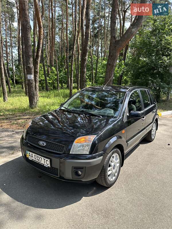 Хэтчбек Ford Fusion 2007 в 