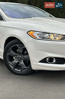 Седан Ford Fusion 2014 в 
