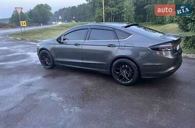 Седан Ford Fusion 2016 в 