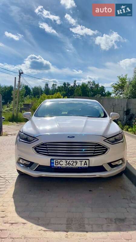 Седан Ford Fusion 2017 в 