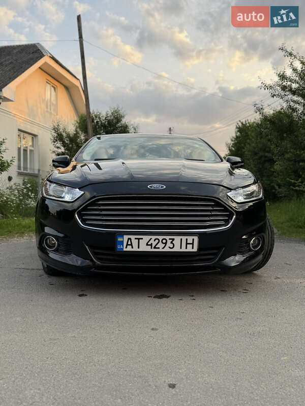 Седан Ford Fusion 2015 в Калуші