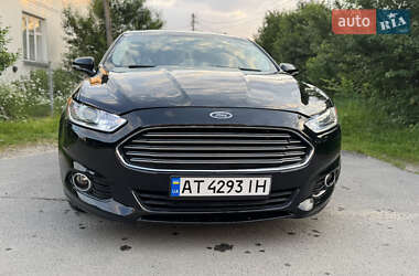Седан Ford Fusion 2015 в 