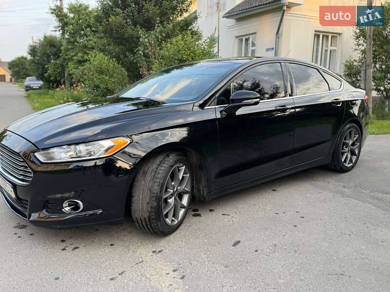 Седан Ford Fusion 2015 в Калуші