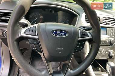 Седан Ford Fusion 2013 в 