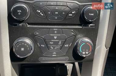 Седан Ford Fusion 2013 в 
