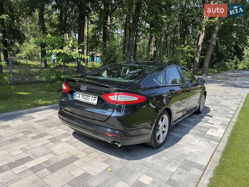 Седан Ford Fusion 2014 в Черкасах