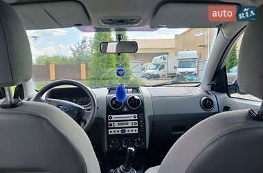 Хетчбек Ford Fusion 2004 в 