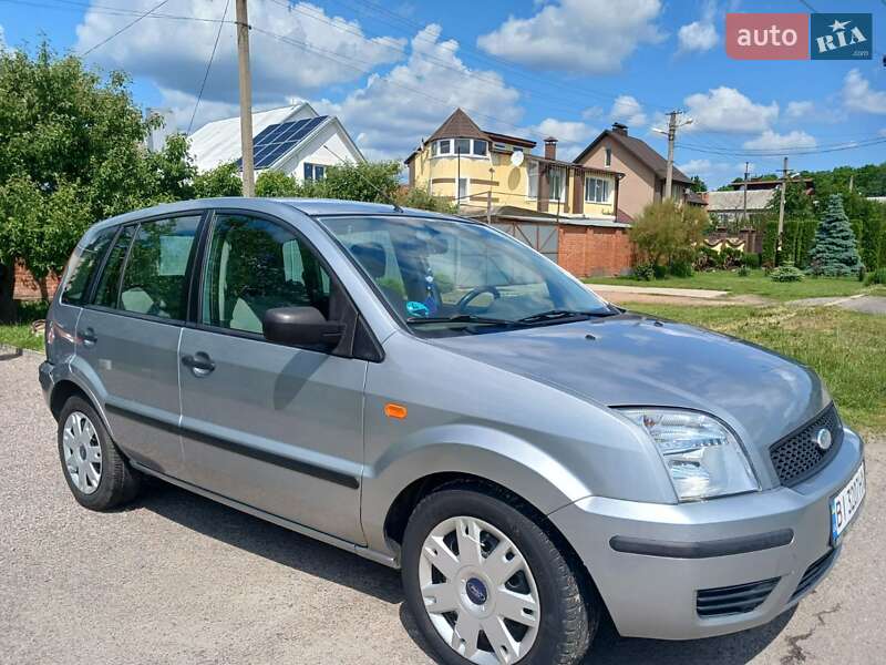 Хетчбек Ford Fusion 2004 в 