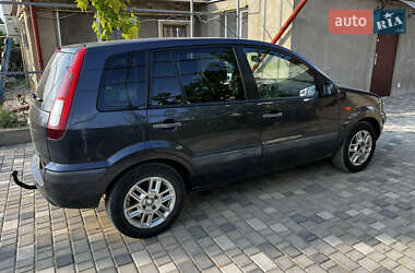 Хэтчбек Ford Fusion 2006 в 