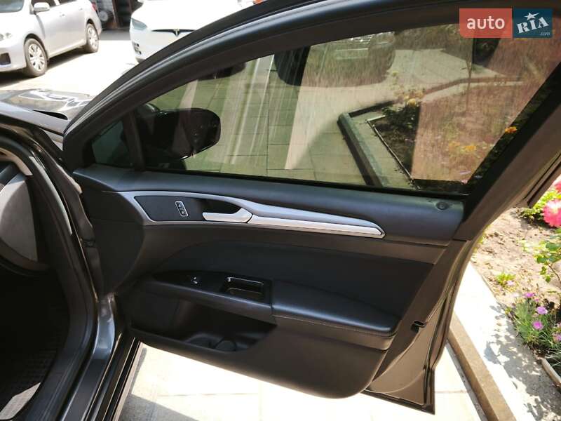 Седан Ford Fusion 2015 в Днепре