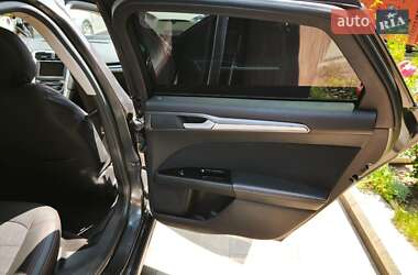 Седан Ford Fusion 2015 в 