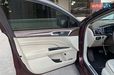 Седан Ford Fusion 2016 в 