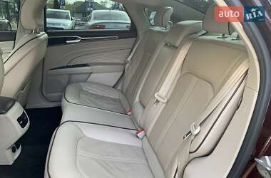 Седан Ford Fusion 2016 в 