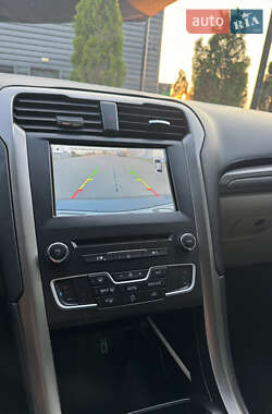 Седан Ford Fusion 2016 в 