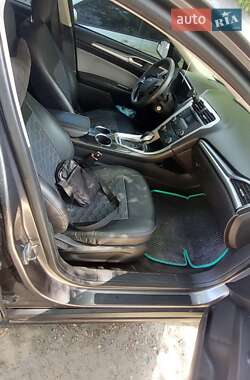 Седан Ford Fusion 2013 в 
