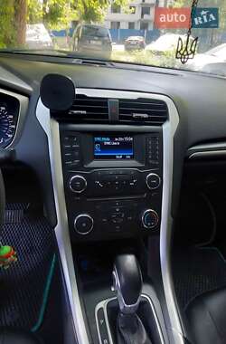 Седан Ford Fusion 2013 в 