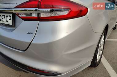 Седан Ford Fusion 2016 в 