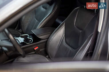 Седан Ford Fusion 2013 в 