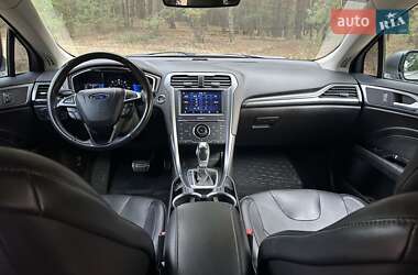 Седан Ford Fusion 2013 в 