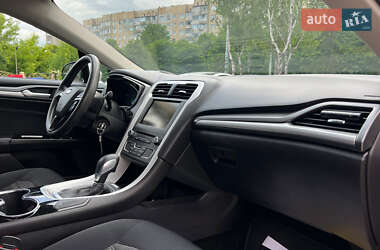 Седан Ford Fusion 2015 в 