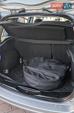 Хэтчбек Ford Fusion 2010 в 