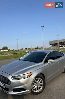 Седан Ford Fusion 2016 в 