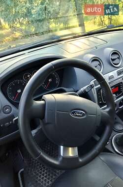 Хэтчбек Ford Fusion 2009 в 