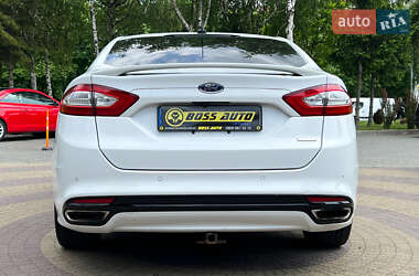 Седан Ford Fusion 2015 в 