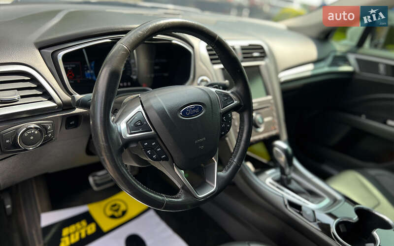 Седан Ford Fusion 2015 в Львові