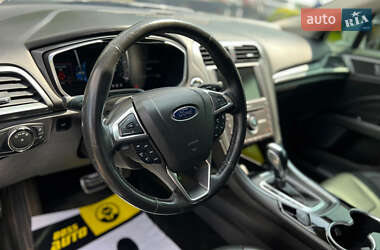 Седан Ford Fusion 2015 в 