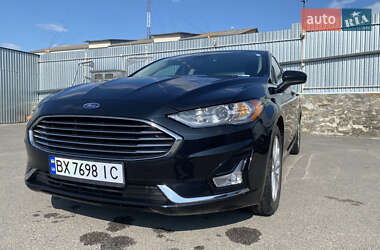 Седан Ford Fusion 2019 в 
