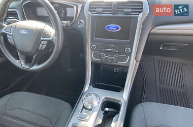 Седан Ford Fusion 2019 в 