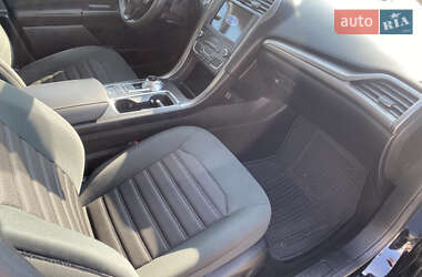 Седан Ford Fusion 2019 в 