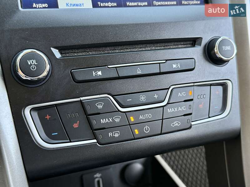Седан Ford Fusion 2016 в Харкові