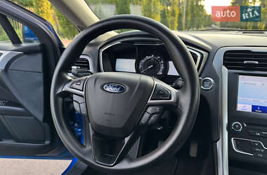 Седан Ford Fusion 2017 в 