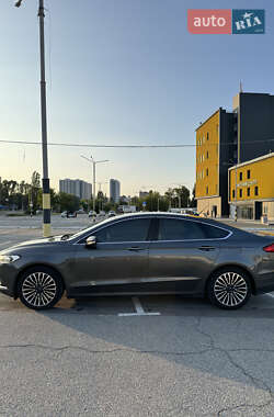 Седан Ford Fusion 2016 в 