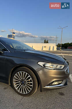 Седан Ford Fusion 2016 в 